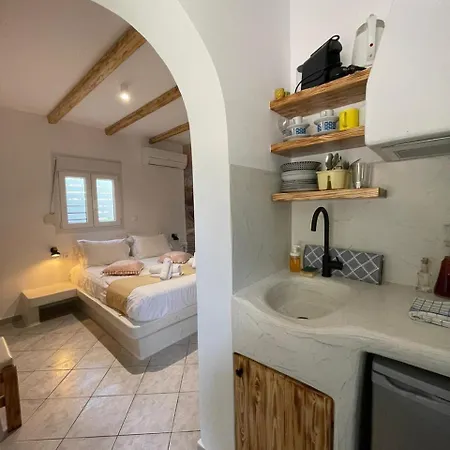 Michaella Apartment Pláka