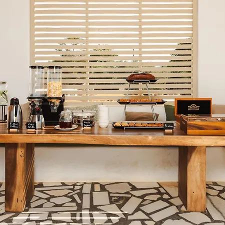 Michaella Плака