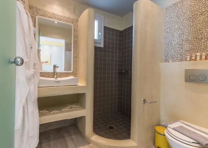 Michaella Плака